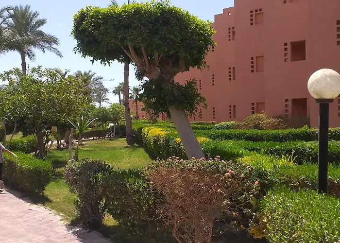 فرش فندقي بقرية بالميرا بيتش العين السخنه للعائلات