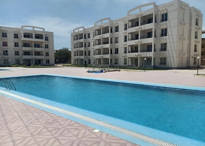 فرش فندقي بقرية بالميرا بيتش العين السخنه للعائلات *