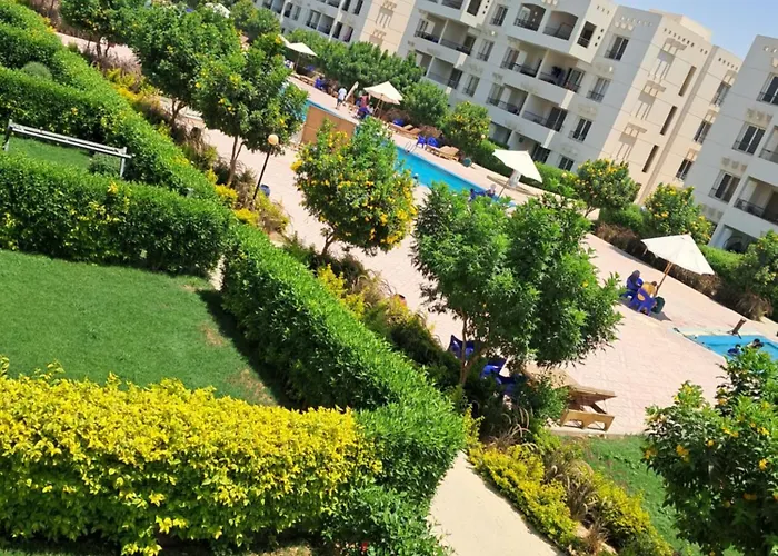 فرش فندقي بقرية بالميرا بيتش العين السخنه للعائلات *